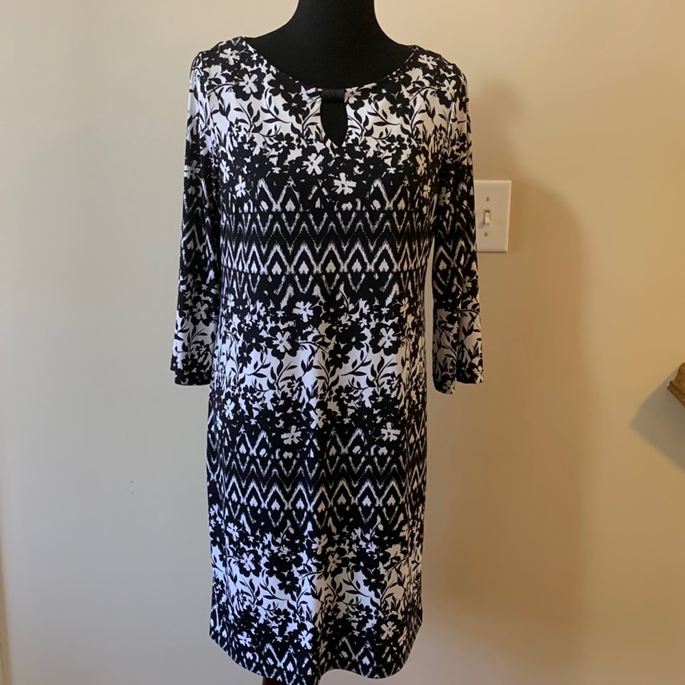 EUC Black & White Keyhole Floral Dress